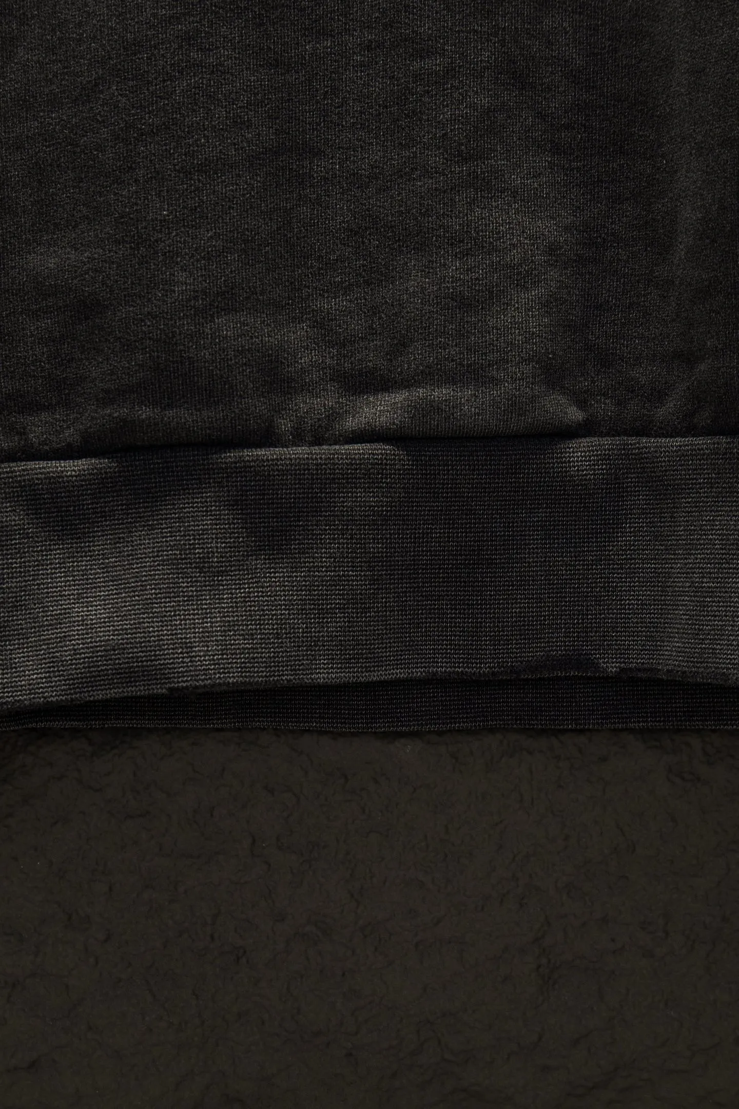 P270 🆕Chromehearts distressed and fried hooded sweatshirt. The os version is really charming. Chromehearts is also really unique. Every new season has the best version. It is very practical and can be worn casually. Nice✔️ - ⚠️100% cotton. Made of custom-dyed terry cotton sweatshirt surface, 420g double-ply double yarn, comfortable to the touch. Made from imported knitting needle carded cotton, the thickness is moderate, drapey and contoured, making the upper body comfortable! ! It is very tolerant to fat body types and can instantly lose five pounds after wearing it!  The front cuffs and back chest are made of direct-injection printing environmentally friendly glue material, using a mechanized printing process. Mechanical printing has high precision, the positioning accuracy can reach ±0.02mm, and the quality is stable.  The body is treated with frayed elements, which greatly increases the interest of the clothing; it has a unique visual effect.  Pants hem Loose closing Double-layer fabric Good closing effect Exquisite hemming Color: washed black, fried gray Size: S-M-L-XL
